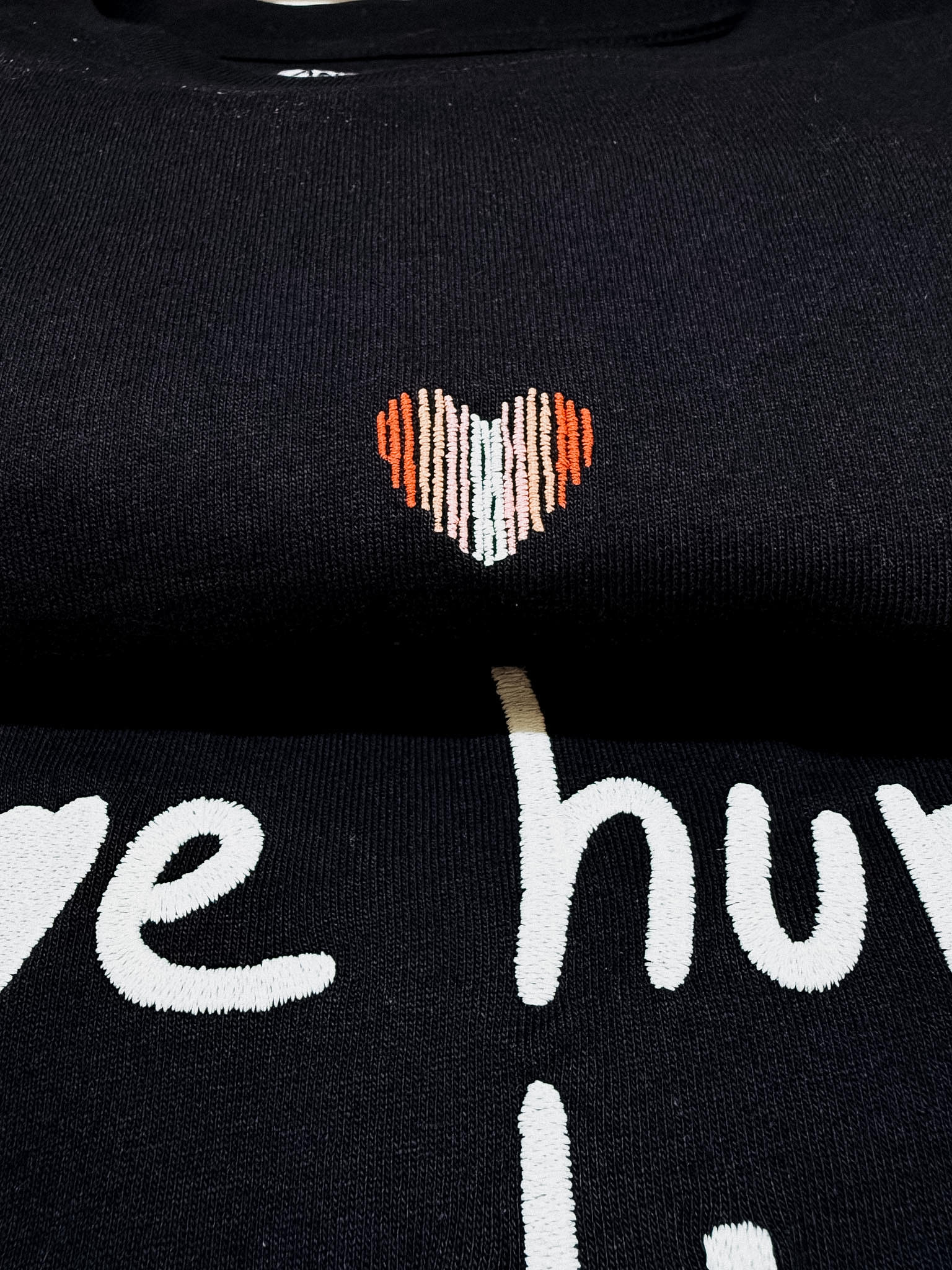LOVE HURTß ßOMETIMES.