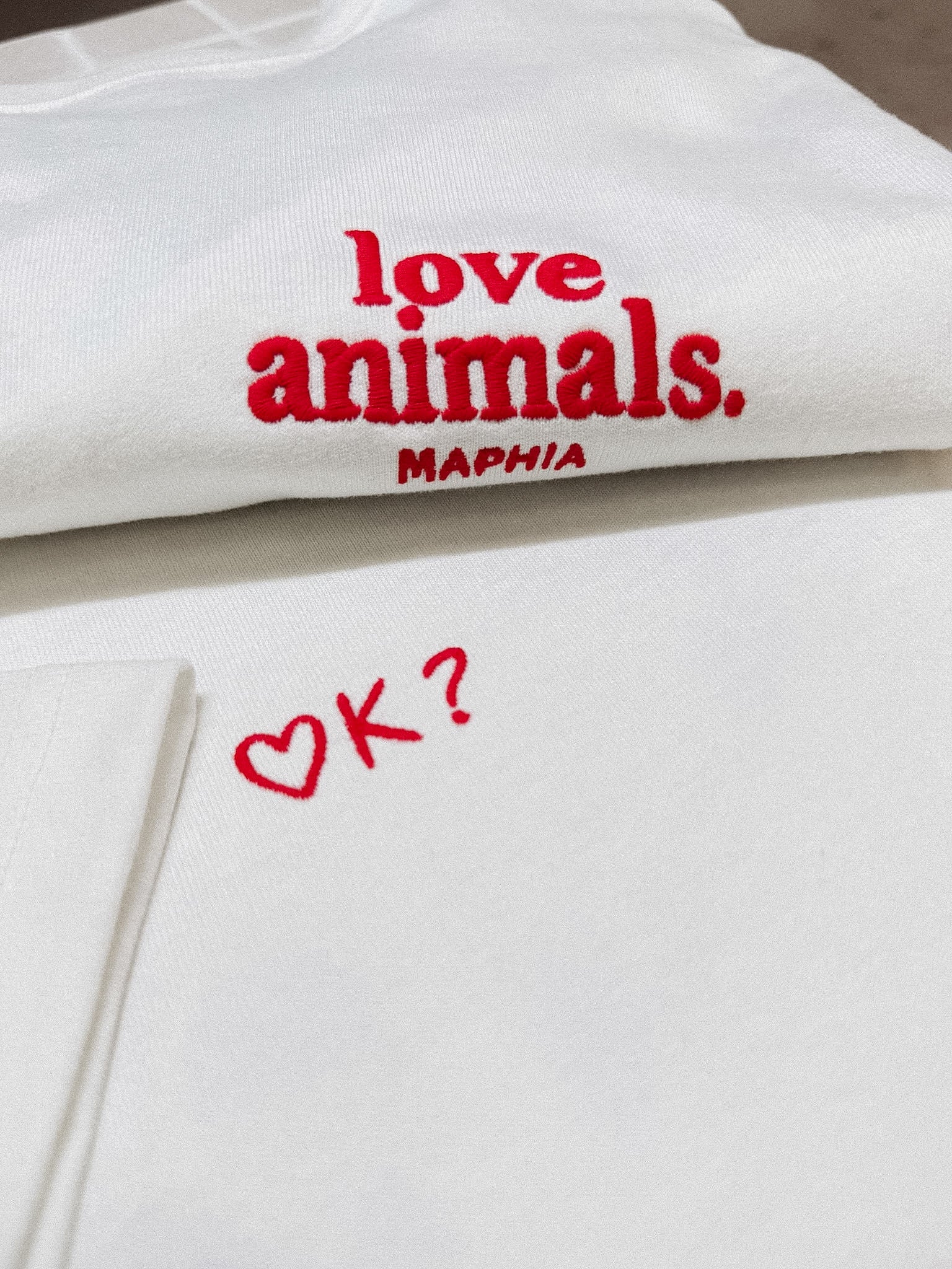 LOVE ANIMALS.