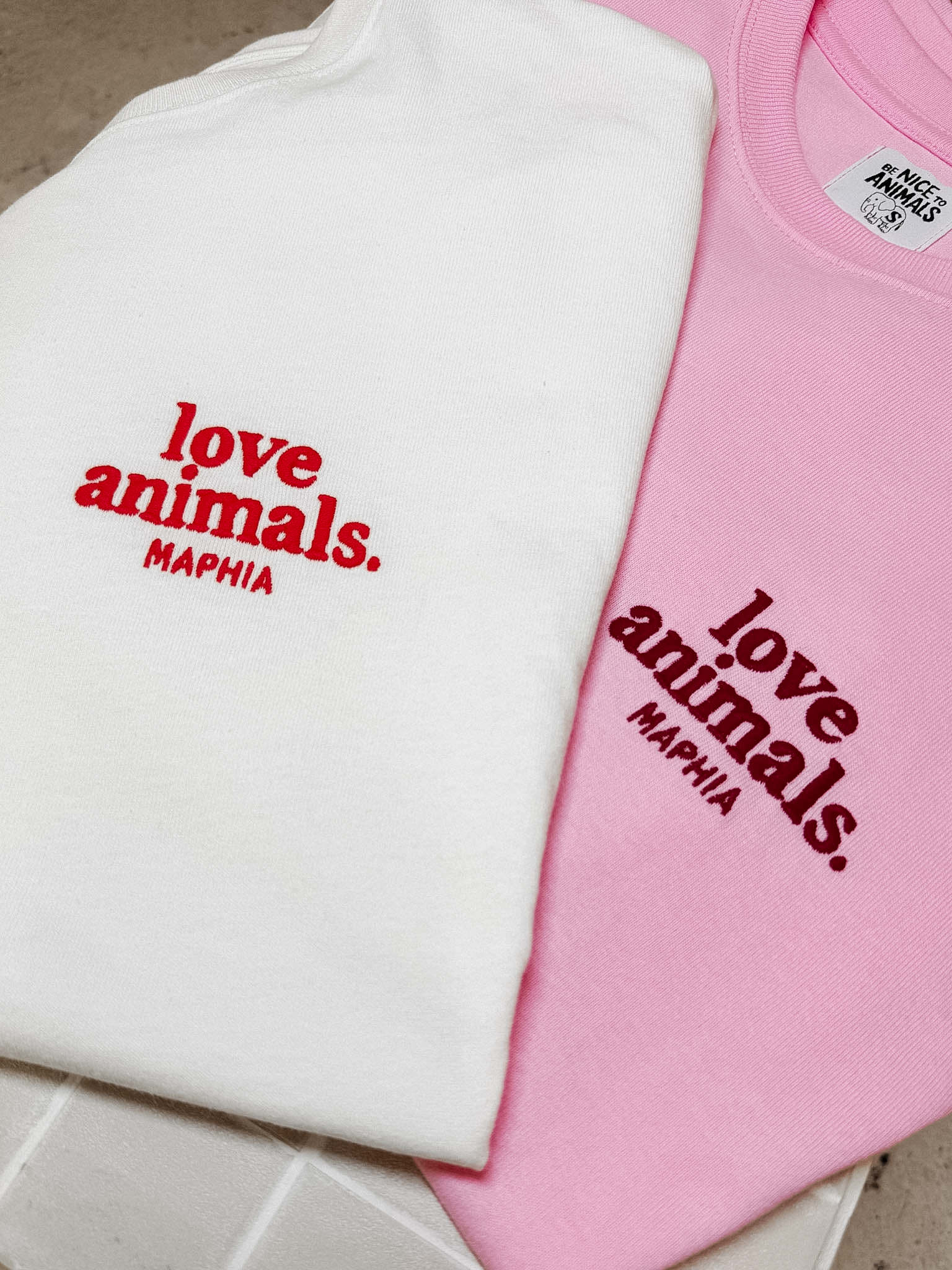 LOVE ANIMALS.