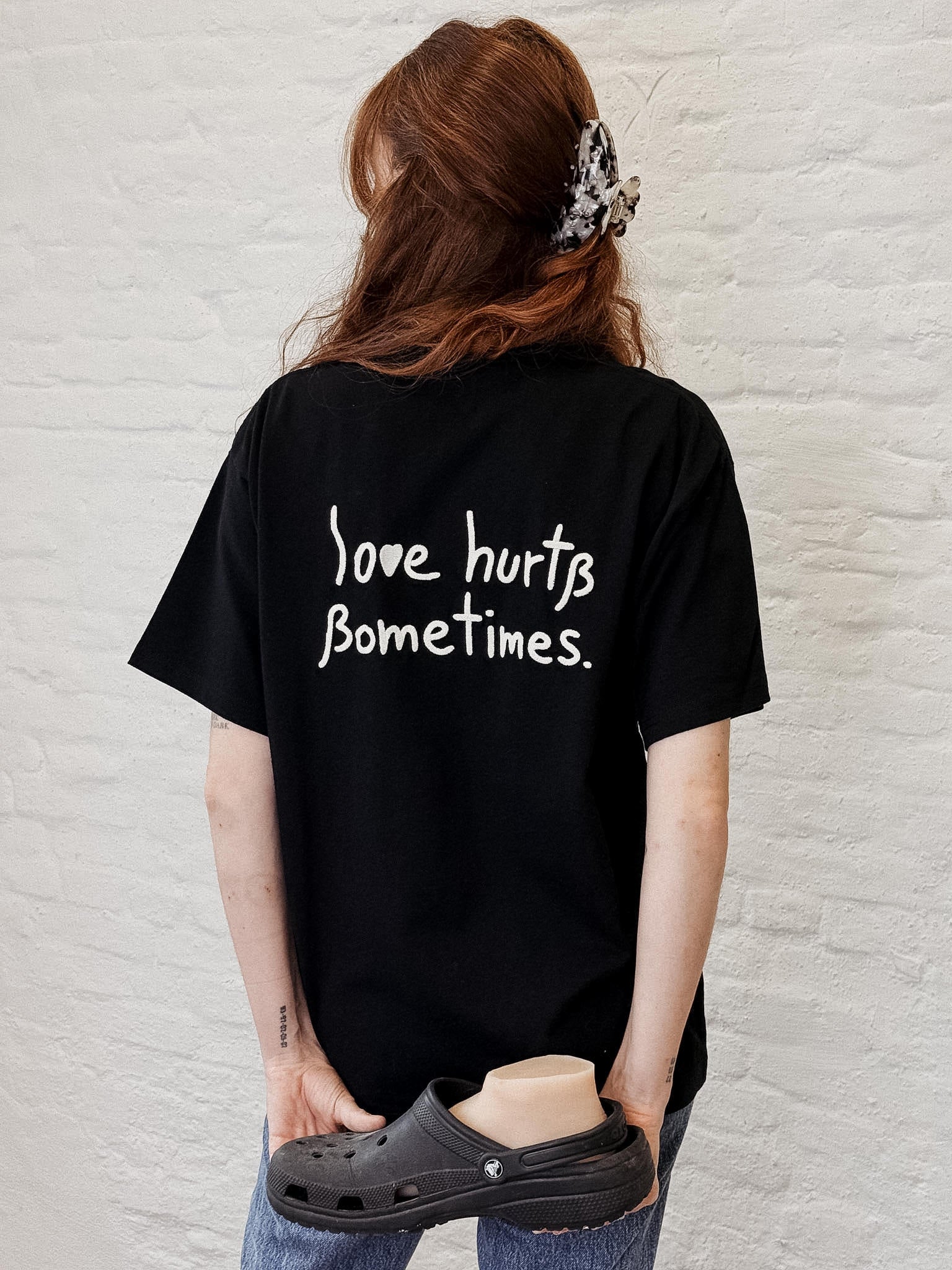 LOVE HURTß ßOMETIMES.