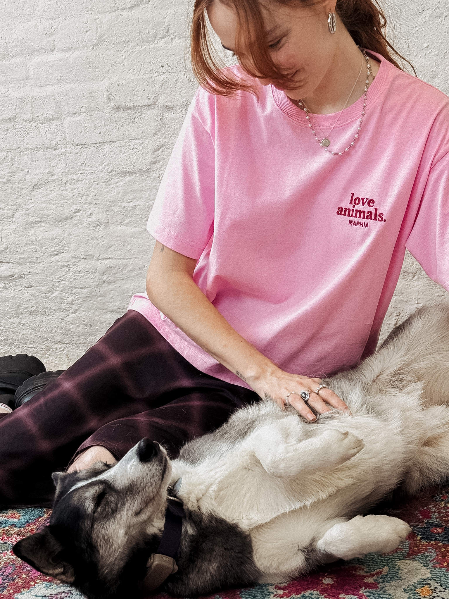 LOVE ANIMALS.