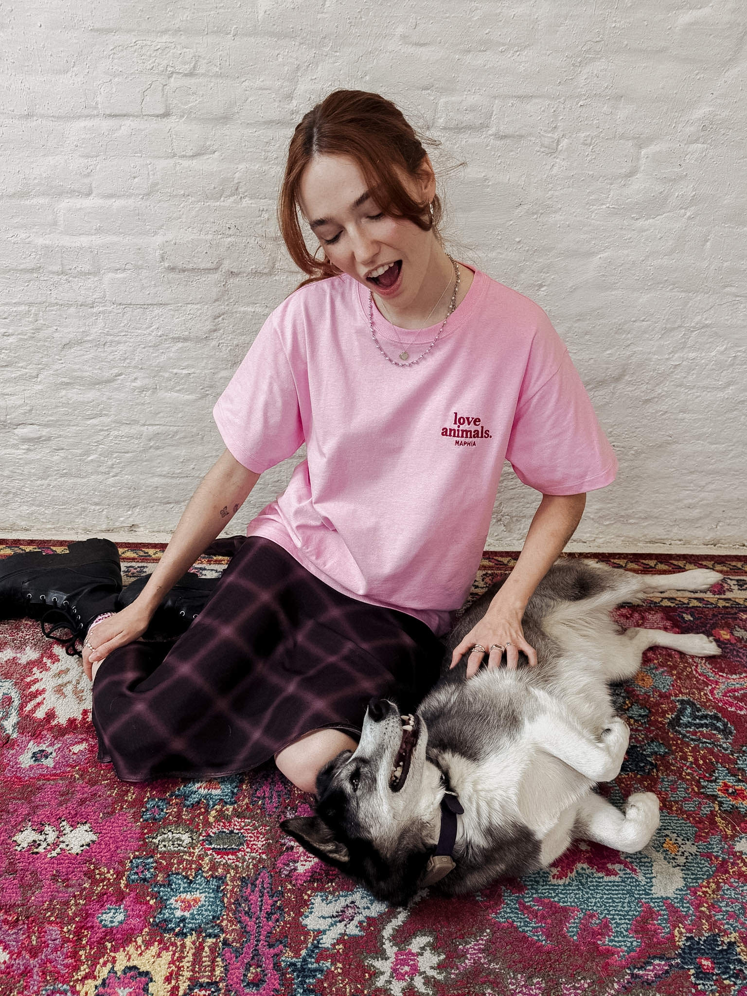 LOVE ANIMALS.