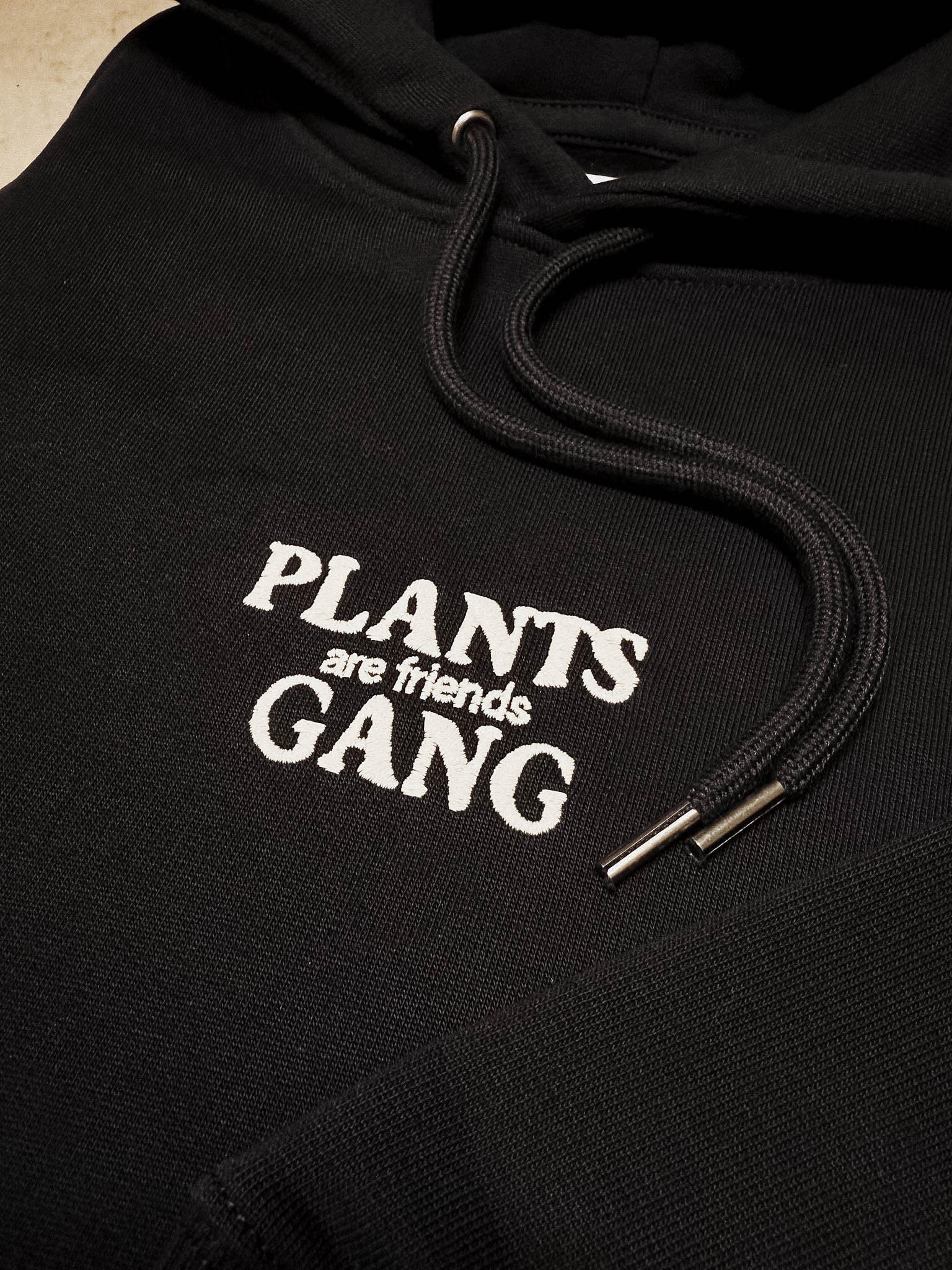 PLANTS ARE FRIENDS.