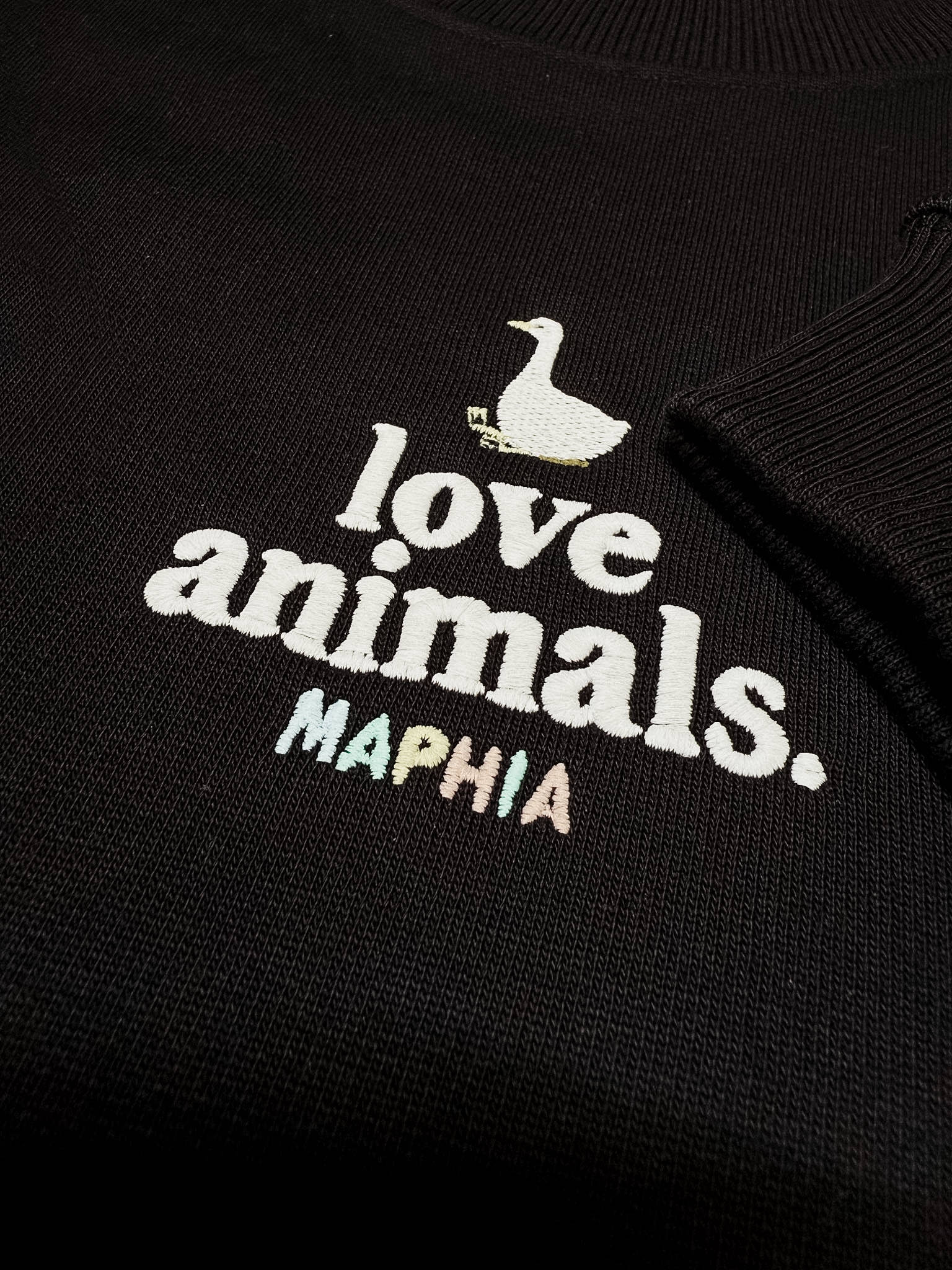 LOVE ANIMALS.