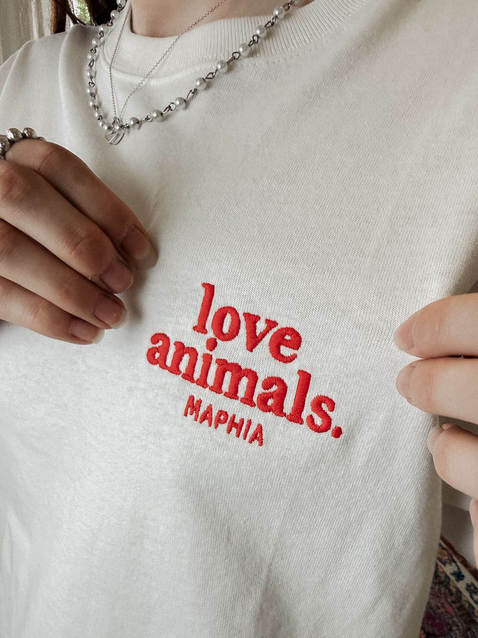 LOVE ANIMALS.