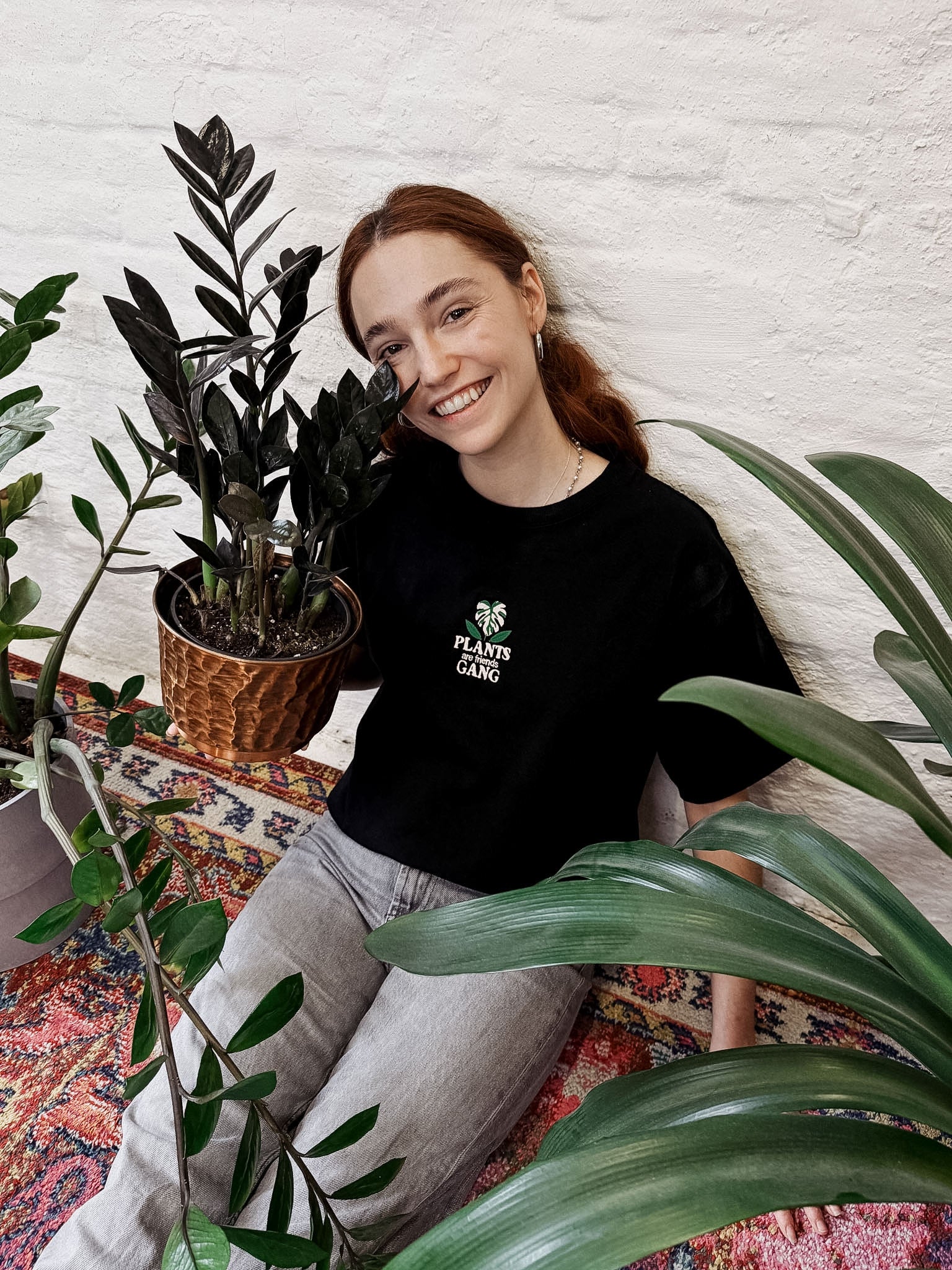 PLANTS ARE FRIENDS.