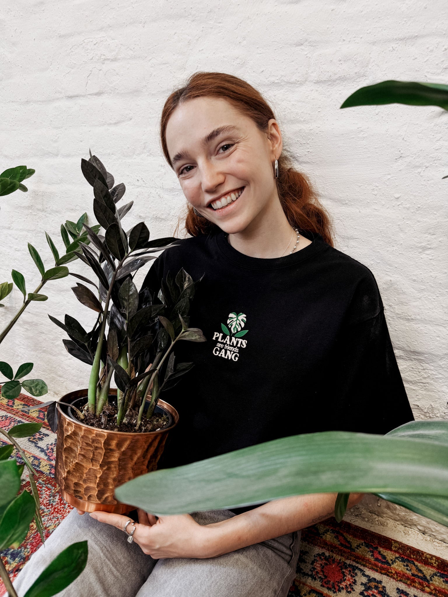 PLANTS ARE FRIENDS.